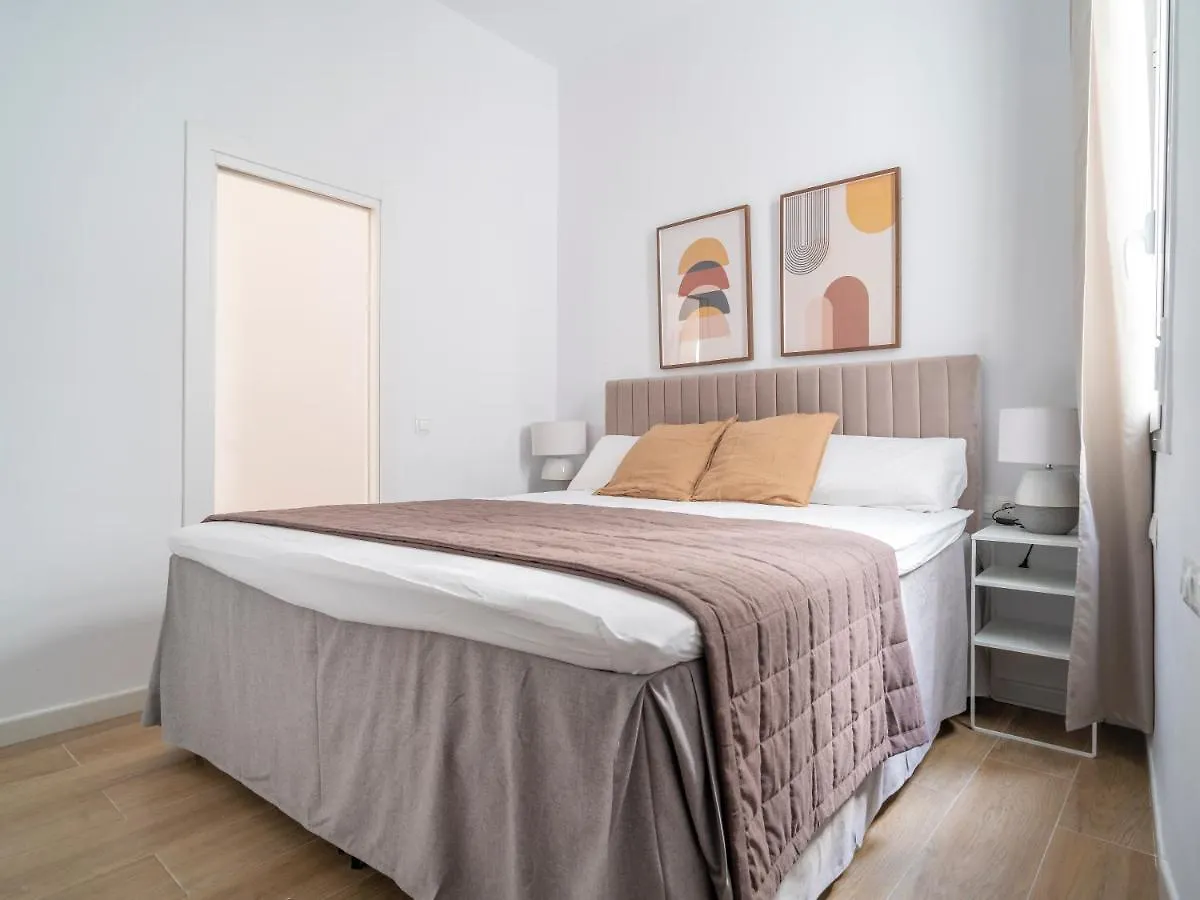 Sanders Lavender - Delightful Two-Bedroom Apartment Downtown Málaga