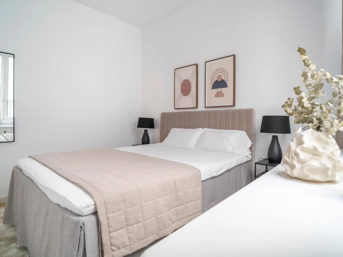 Sanders Lavender - Delightful Two-Bedroom Apartment Downtown Málaga 0*,